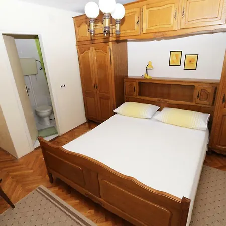 Kotiska Apartment *